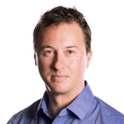 Meredith Hassett headshot. photo.